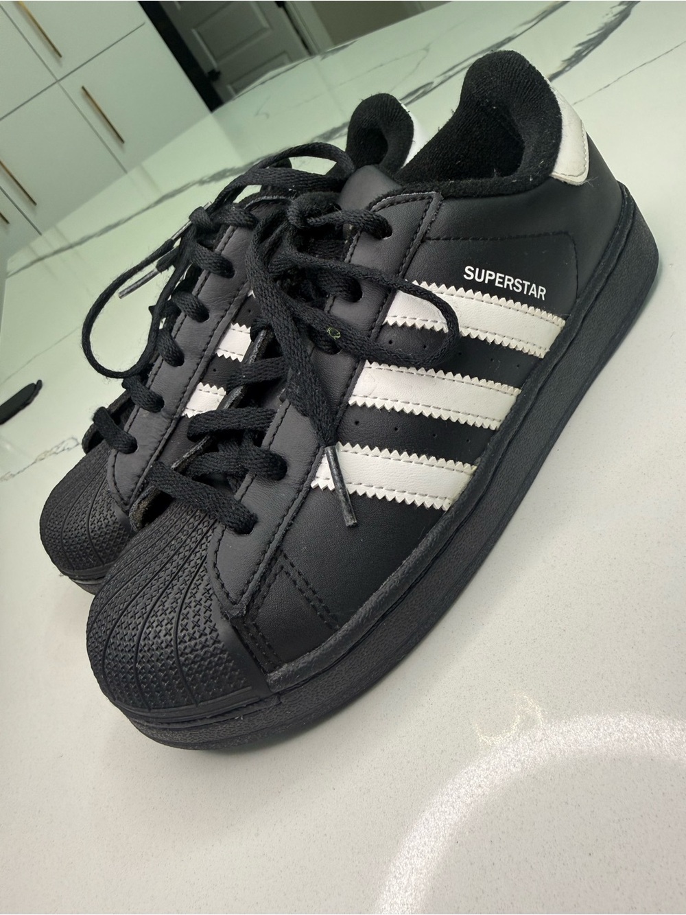 Adidas Superstar Black White Kids Youth Size 2 Low Top Sneakers JH9981 Classic